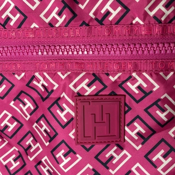 TOMMY Hilfiger Logo Purse - Picture 3 of 9